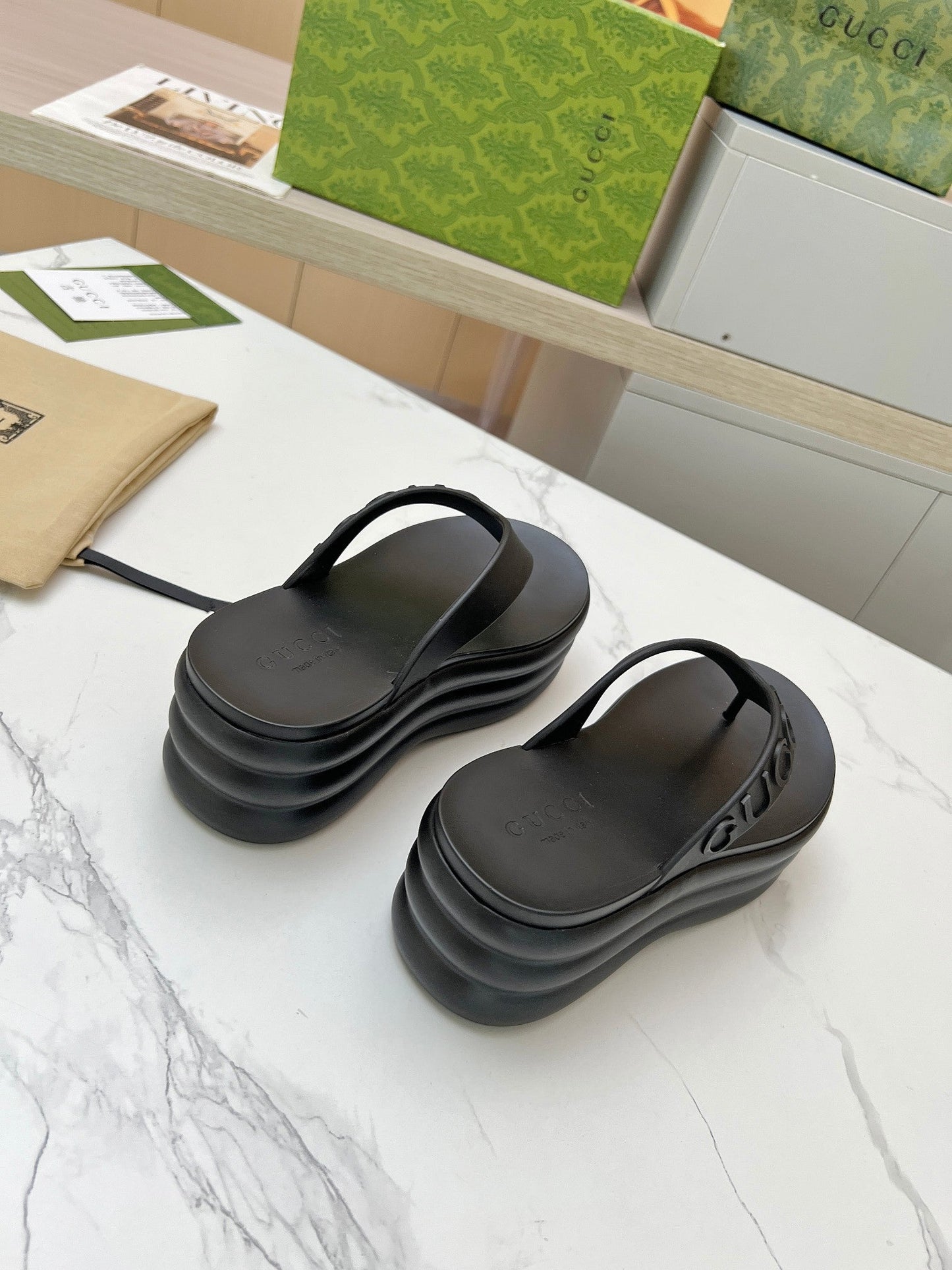 THONG PLATFORM 5 CM IN BLACK IMPORTED TPU