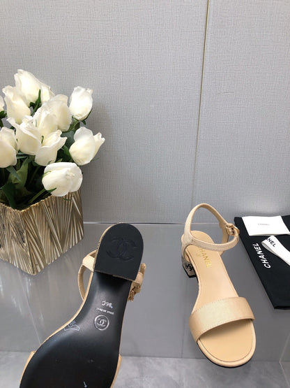 BLOCK HEEL WITH CRYSTAL 5 CM SANDAL IN SAND BROWN FABRIC