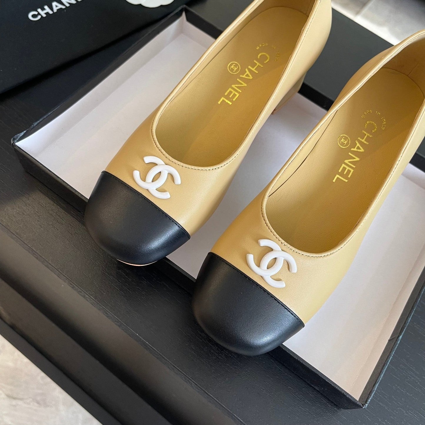 PUMP DARK CREAM MIX BLACK CALFSKIN