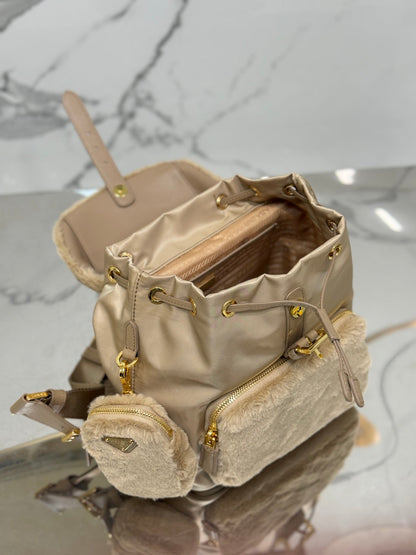 BACKPACK 25 IN BEIGE PARACHUTE FABRIC AND RABBIT FUR