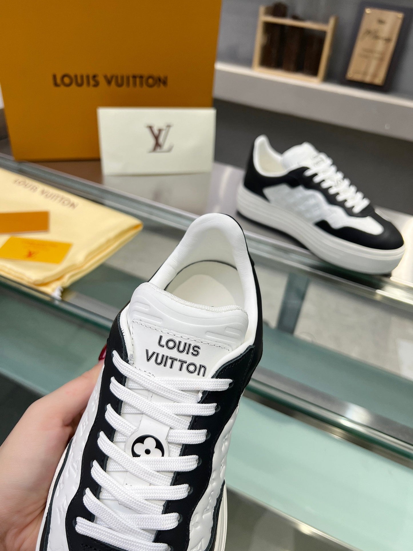 LV WOMEN GROOVY PLATFORM IN WHITE MIX BLACK EMBOSSED CALFSKIN