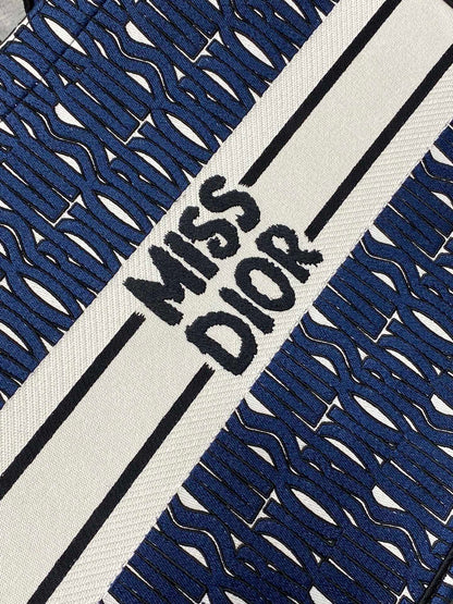 MISS LARGE TOTE 42 IN WHITE MIX DEEP COVE BLUE CANVAS