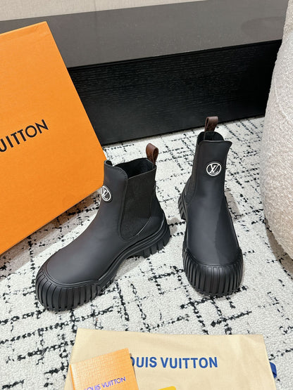 RUBY BOOTS IN BLACK CALFSKIN