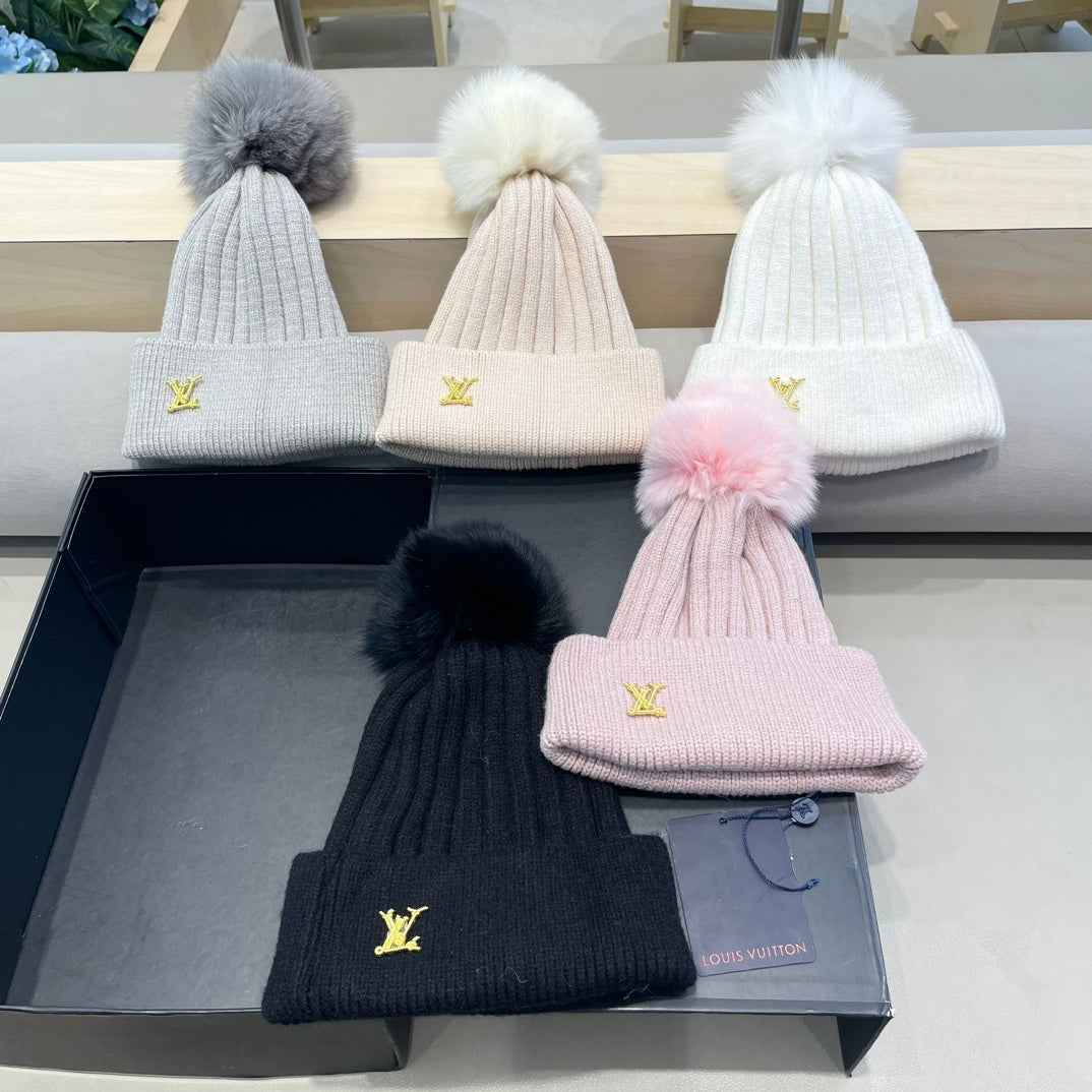 KNITTED BEANIE HAT IN LULLABY PINK WOOL AND FOX FUR 409792
