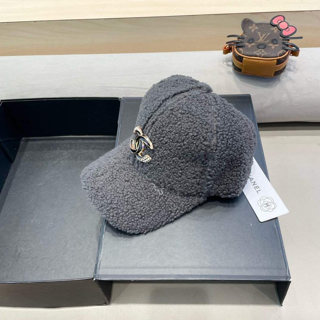 BASEBALL HAT IN MOUSE GRAY LAMB FUR 424254