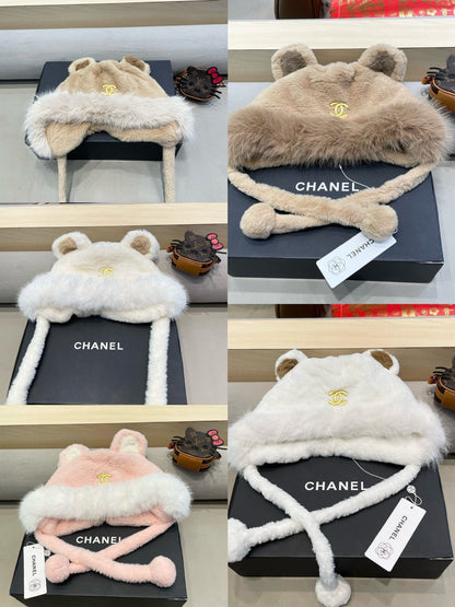 BEANIE HAT IN LIGHT PINK LAMB FUR 426239