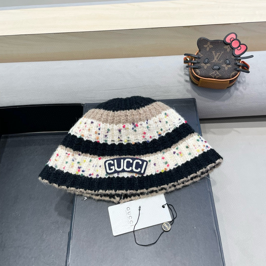 STRIPED KNITTED BUCKET HAT COLORFUL 428100
