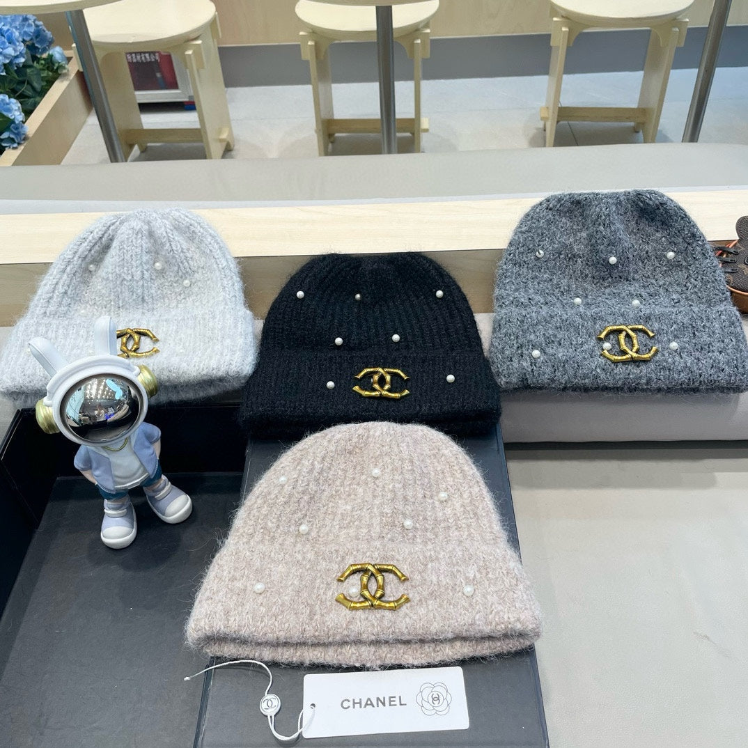 BEANIE HAT IN KHAKI BROWN WOOL 430084