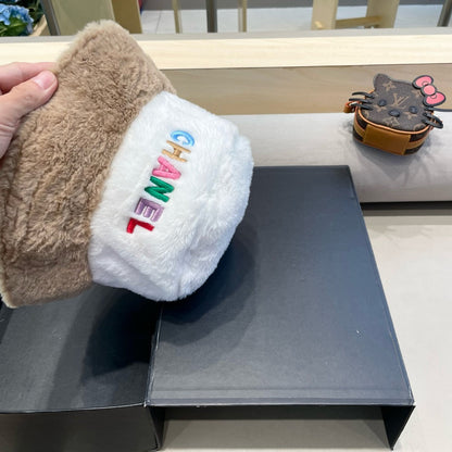 BUCKET HAT IN WHITE MIX CAMEL BEIGE LAMB FUR 430219