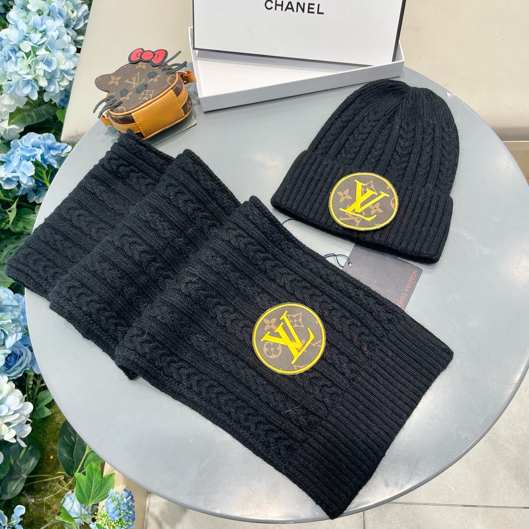 SET SCARF AND HAT IN BLACK WOOL 434610