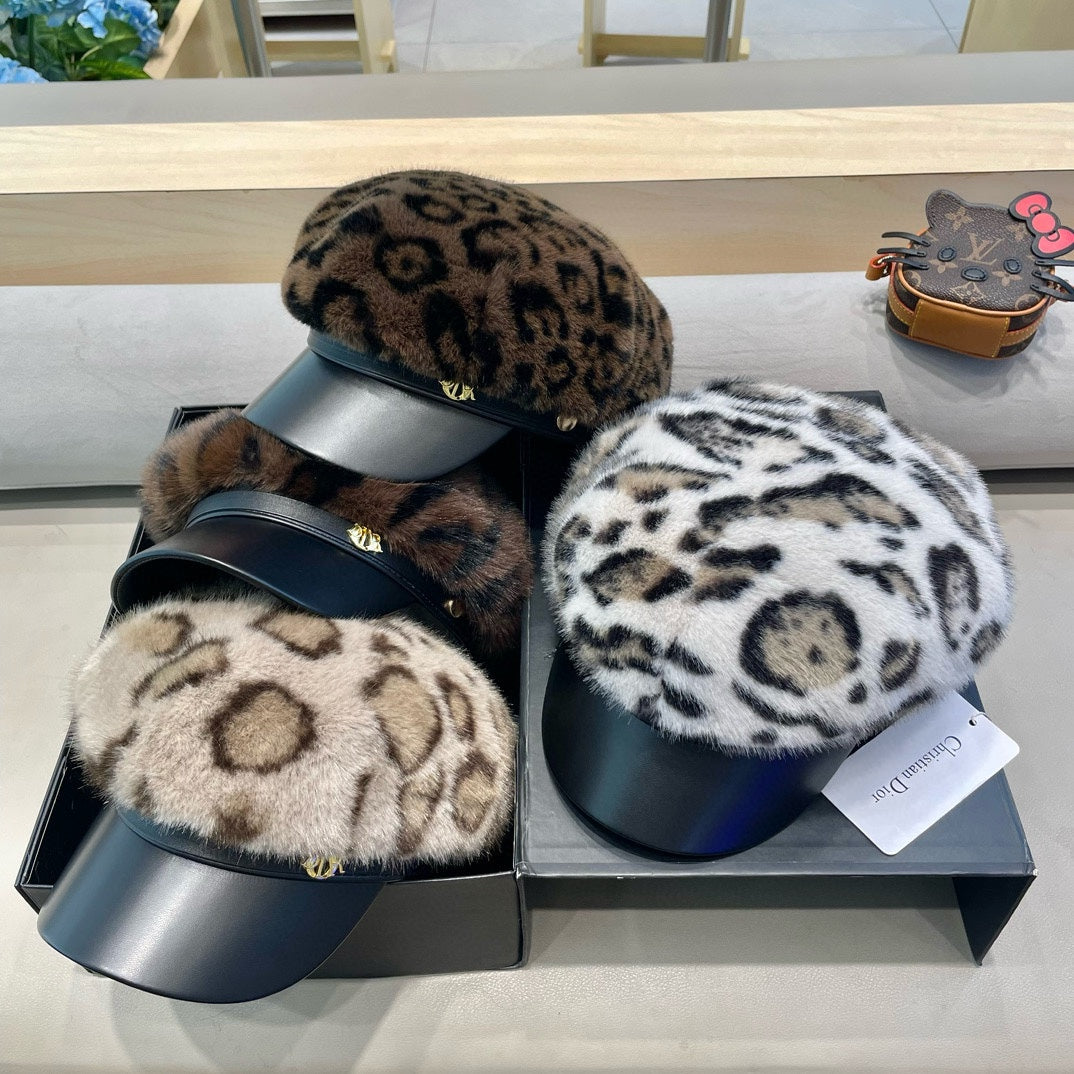 BAKER BOY HAT IN WHITE MINK FUR 438087