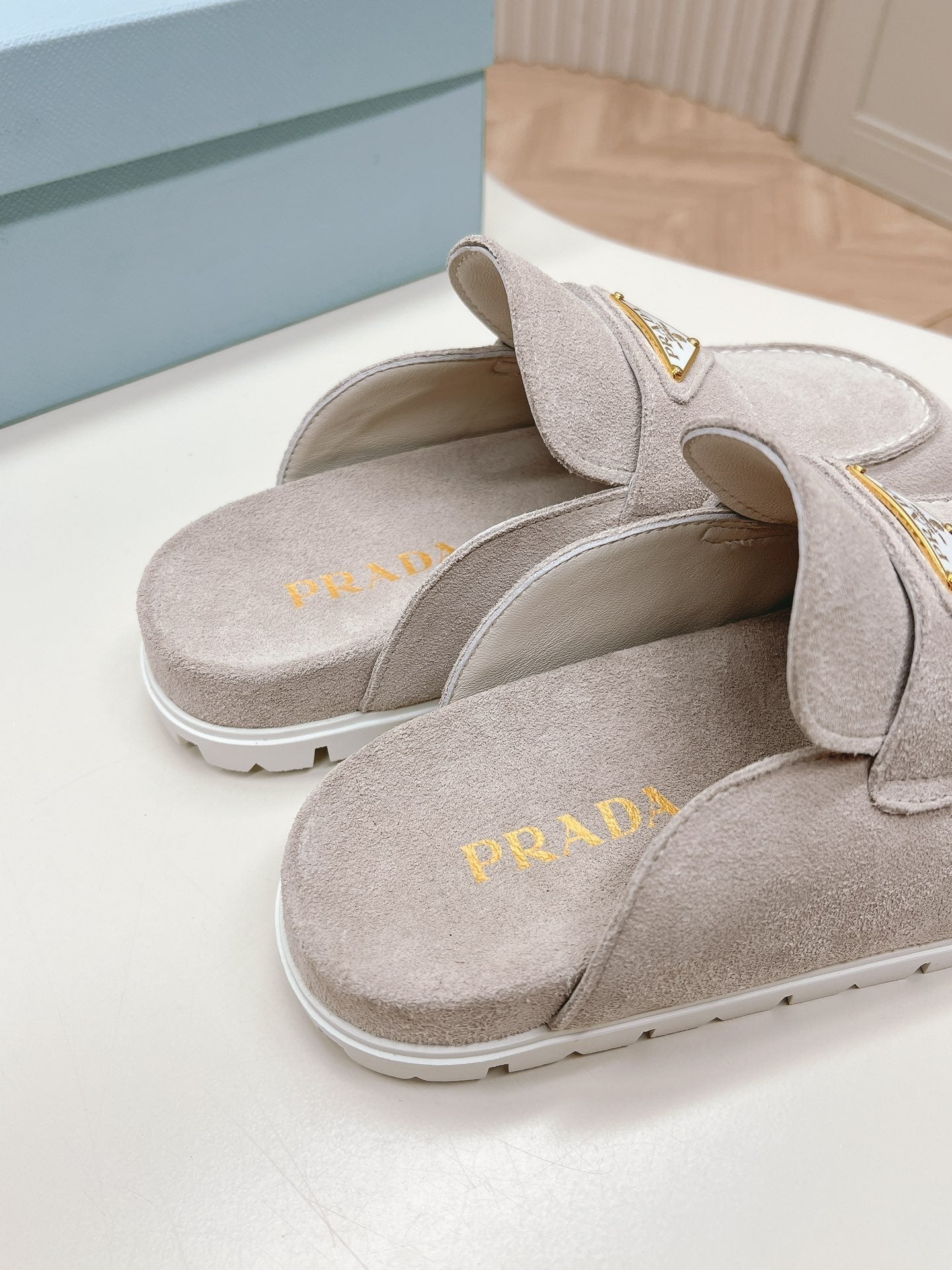 PRA SABOTS MULES LIGHT GRAY SUEDE