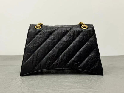 CRUSH MEDIUM CHAIN BAG 31 IN BLACK QUILTED CRUSHED CALFSKIN GOLD HARDWARE