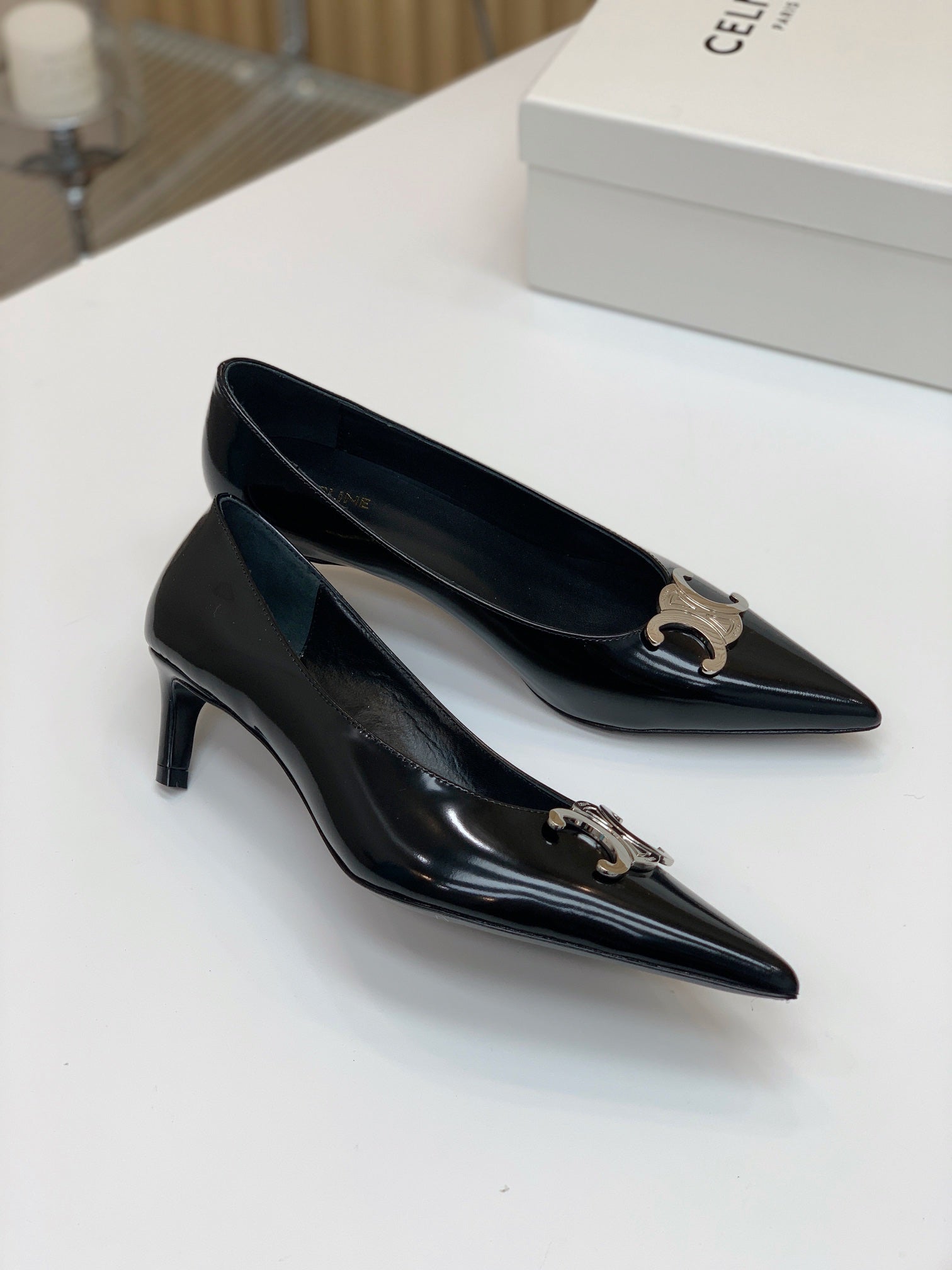 MEDIUM-HEELED 50MM PUMP IN BLACK CALFSKIN