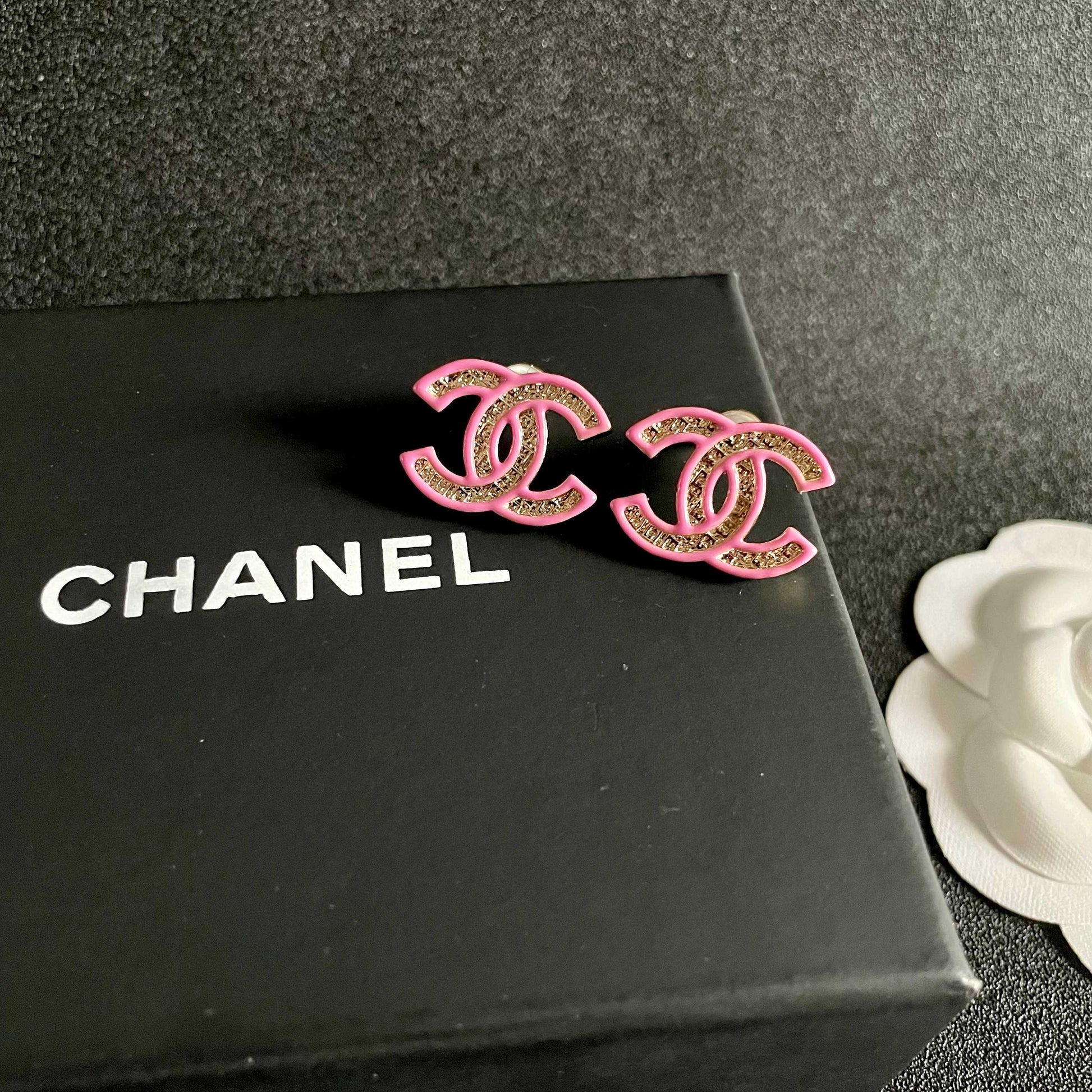 DOUBLE C STUD EARRINGS WITH PINK TRIM AND CENTER STONE