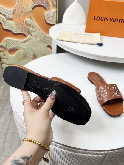 FLAT SLIDE IN BRONZE BROWN LAMBSKIN WITH RHINSTONES