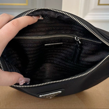 TRIANGLE LOGO BELT BAG 20 IN BLACK RE-NYLON