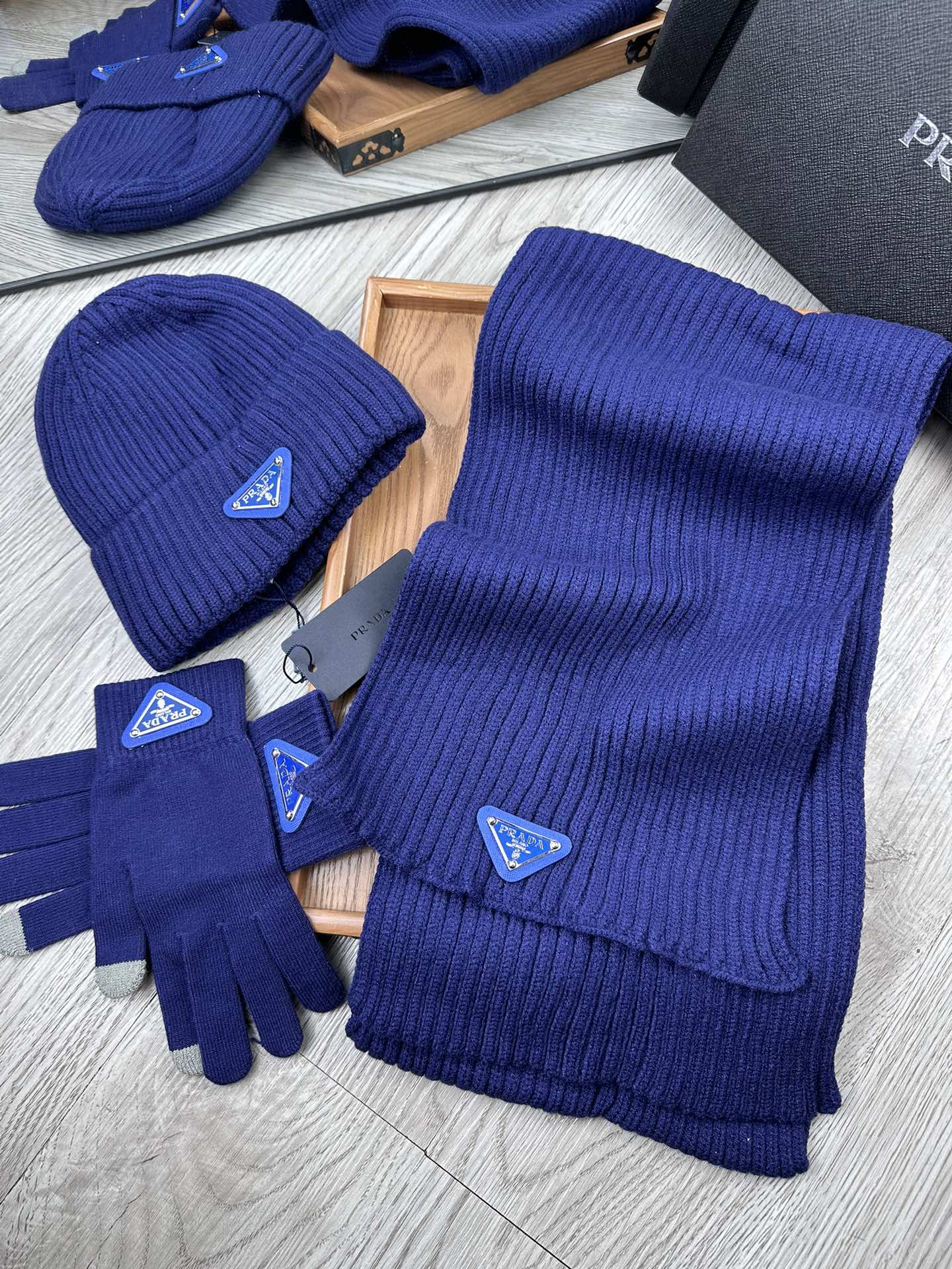 THREE-PIECES SET IN NAVY BLUE WOOL AND ACRYLIC 406557