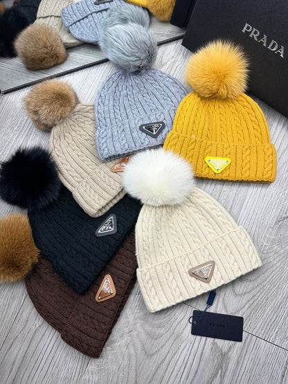BEANIE HAT IN CHOCOLATE BROWN WOOL 352364