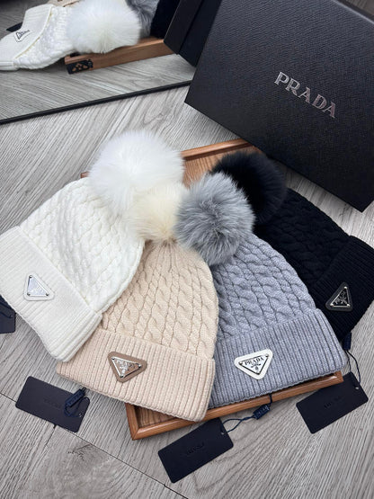 BEANIE HAT IN PARCHMENT BEIGE WOOL 352377