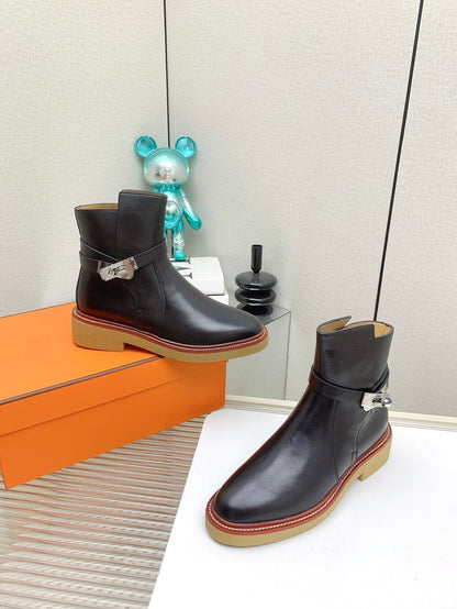BOTINES HISTORY BOOTS IN BLACK CALFSKIN