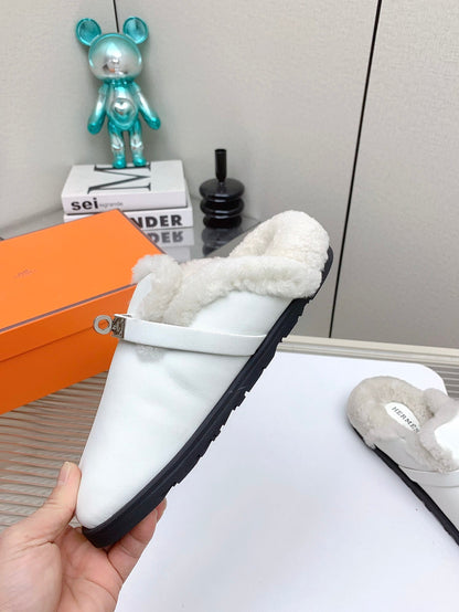 SLIP-ON MULE IN WHITE CALFSKIN AND SHEARLING LINING