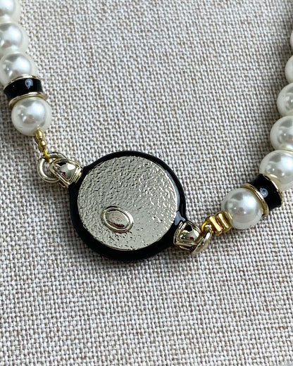 CLASSIC CC PEARL CHAIN NECKLACE WITH IMITATION PEARLS BLACK RESIN