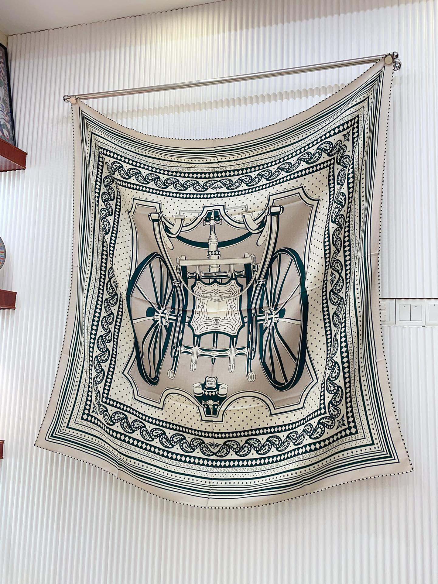 LES ROUES DE PHAETON BANDANA SHAWL 140 CM COLORFUL 385445