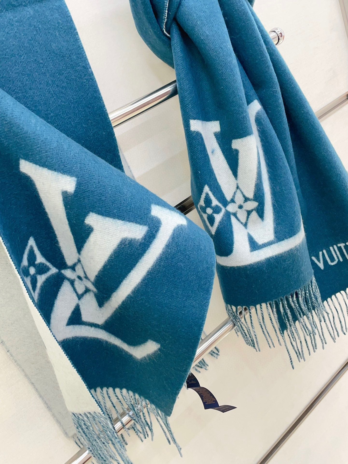SMASH SCARF 210 CM IN ELECTRIC BLUE WOOL 390964