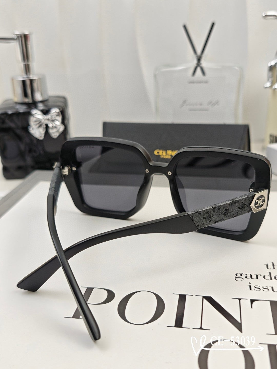 TRIOMPHE SQUARE SUNGLASSES 53039 IN ACETATE