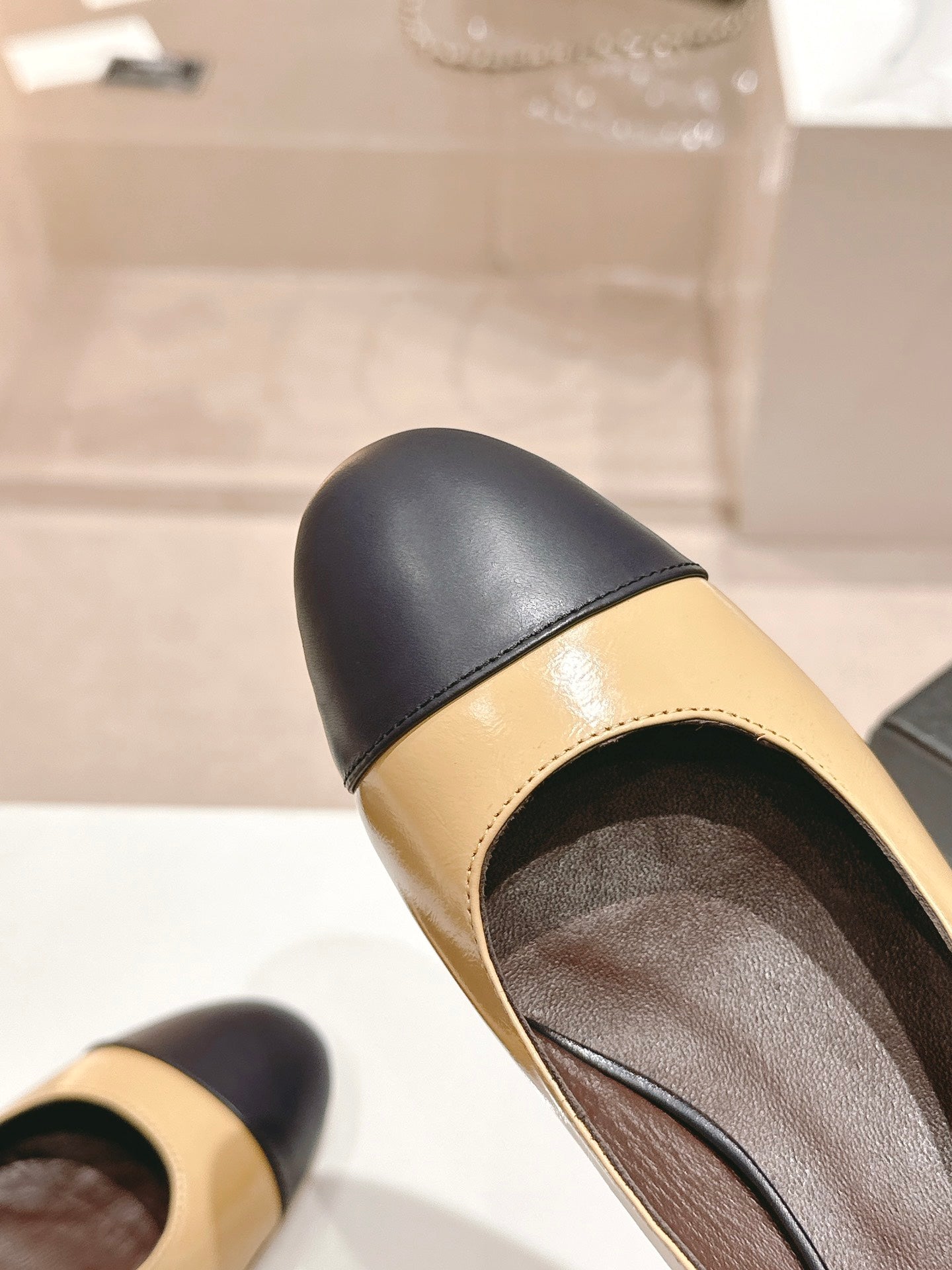 SLINGBACKS PEANUT BROWN MIX BLACK SHEEPSKIN