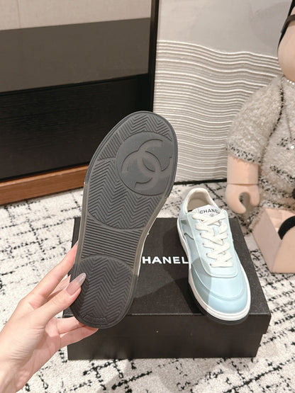 SNEAKER IN BLUE PASTEL HAND-POLISHED CALFSKIN 977829