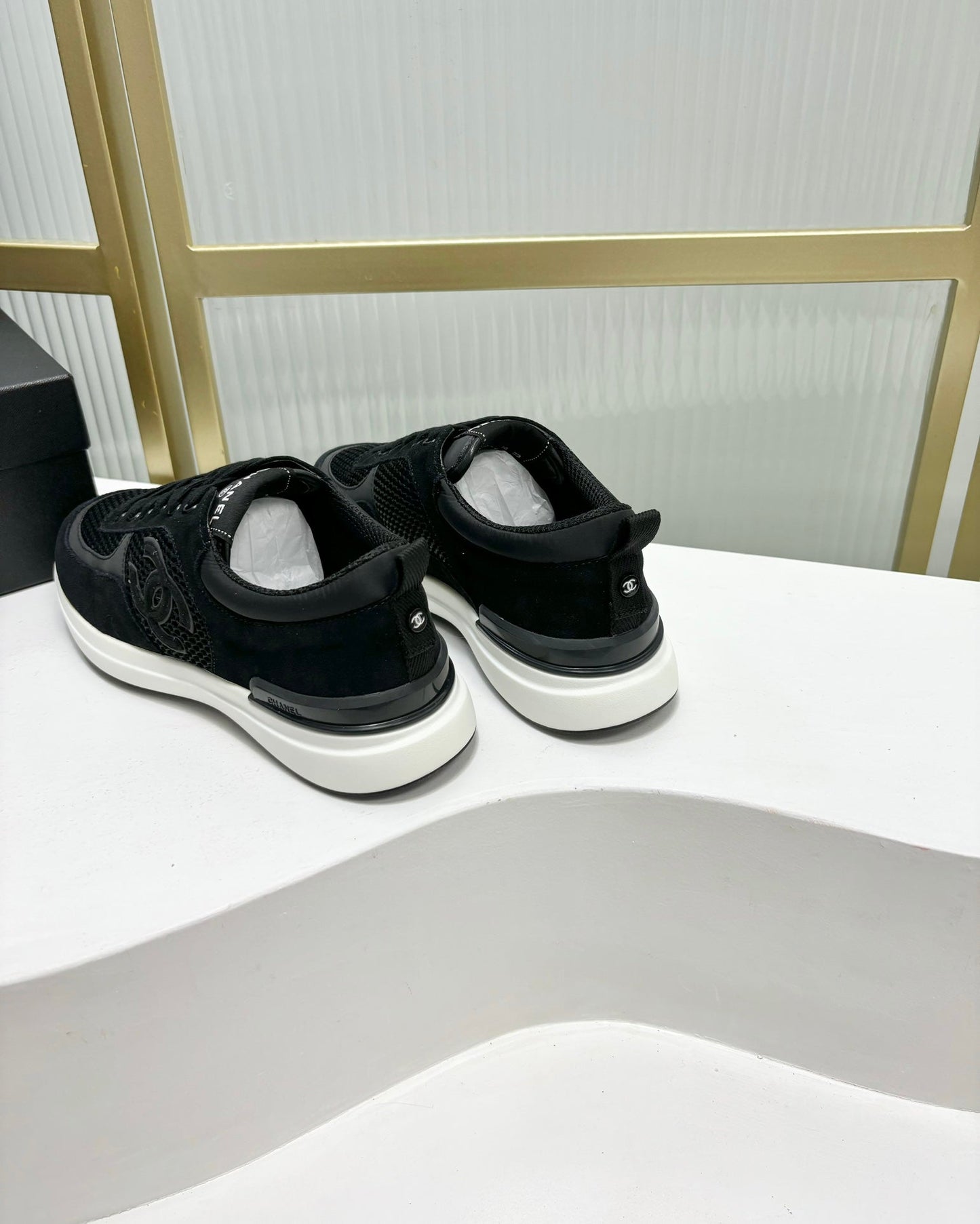 SNEAKER IN BLACK SUEDE AND BREATHABLE MESH