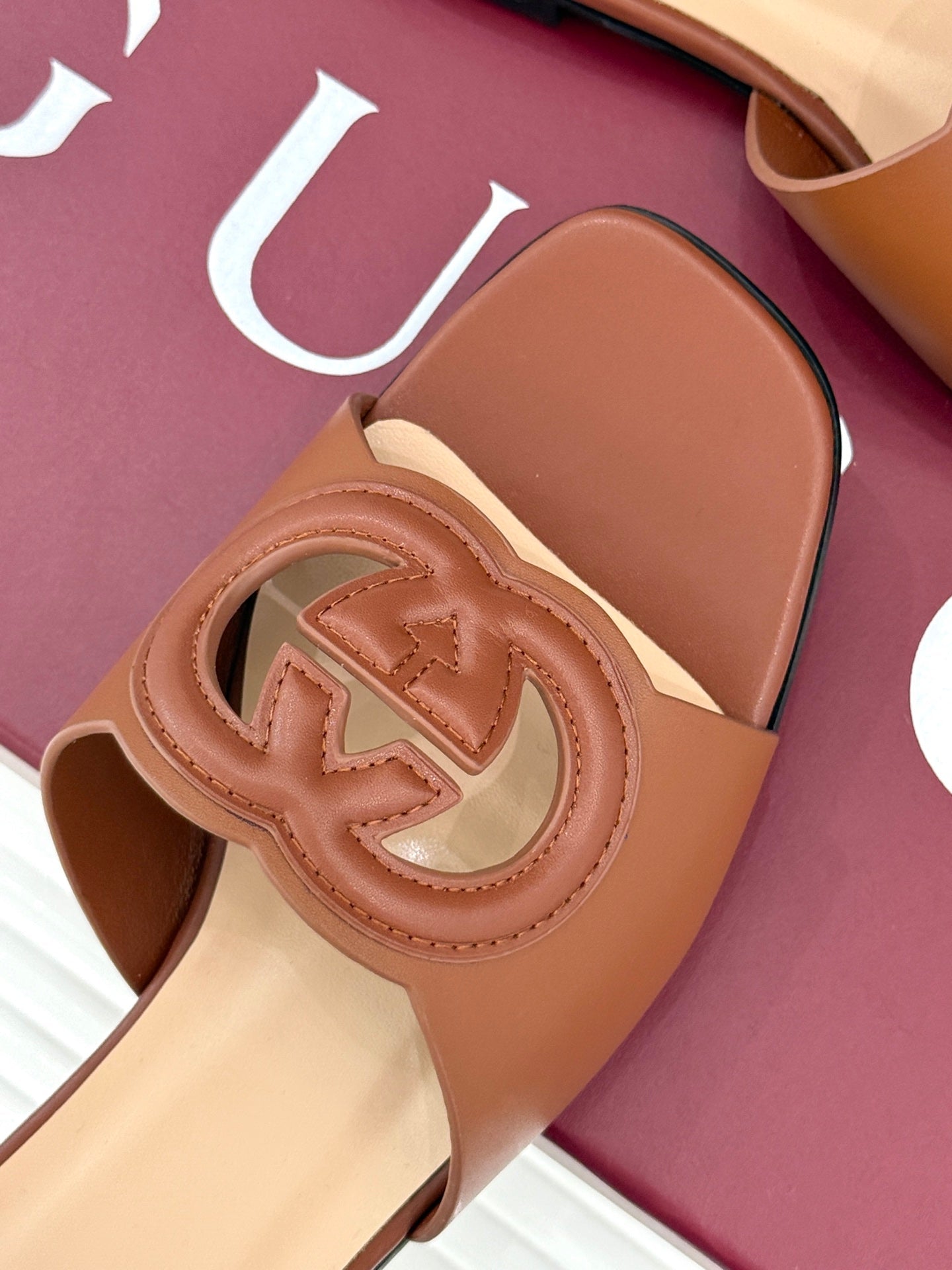 SLIDE SANDALS IN BROWN CALFSKIN