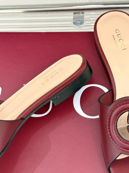 SLIDE SANDALS IN RED CALFSKIN