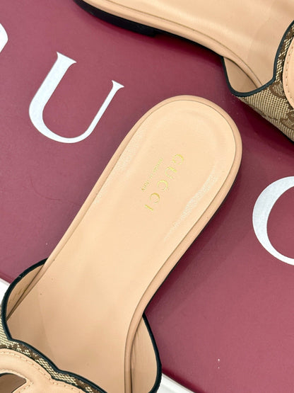 SLIDE SANDALS IN BEIGE CALFSKIN