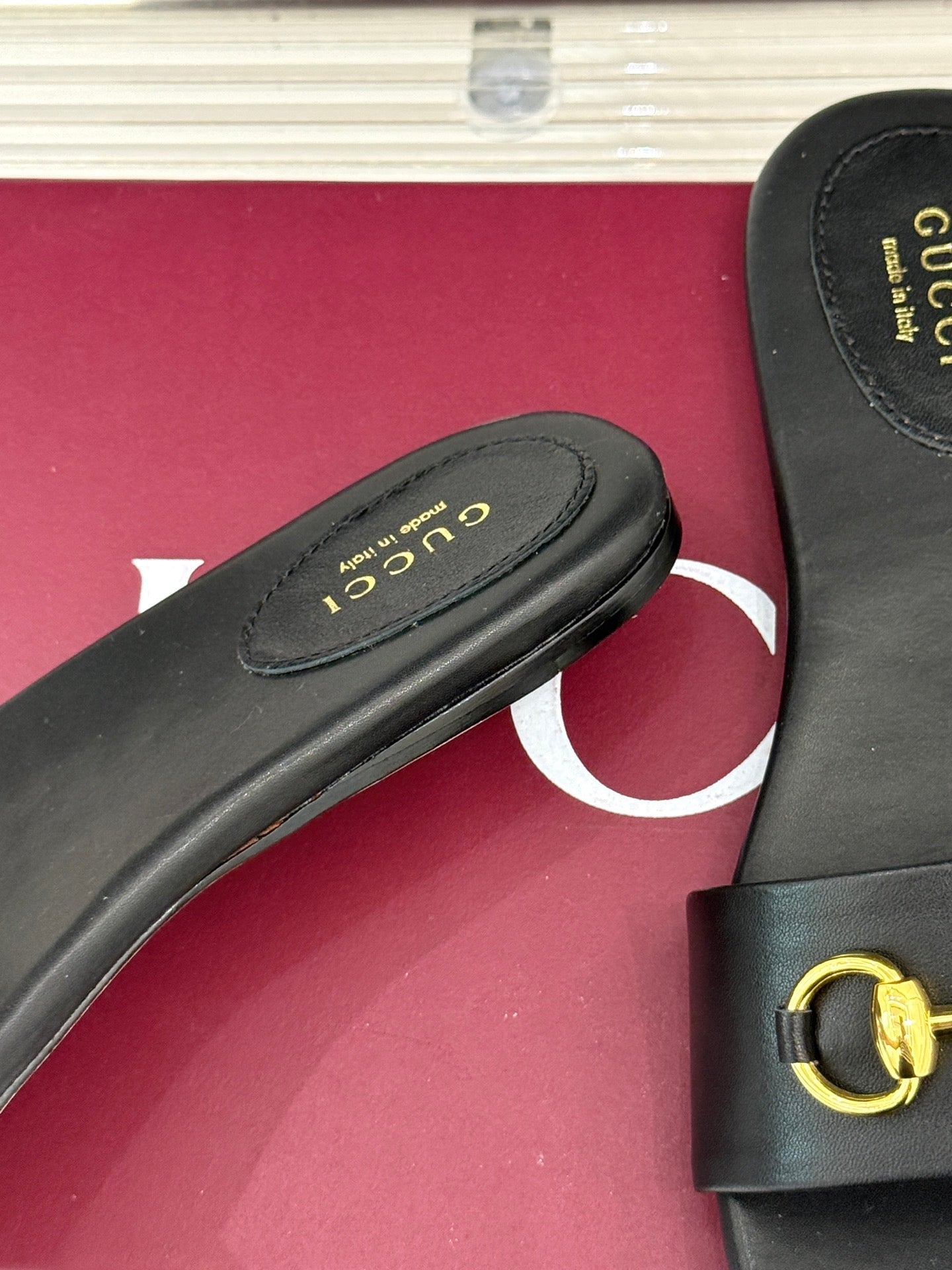 SLIDE SANDALS IN BLACK CALFSKIN WITH GOLD HARDWARE