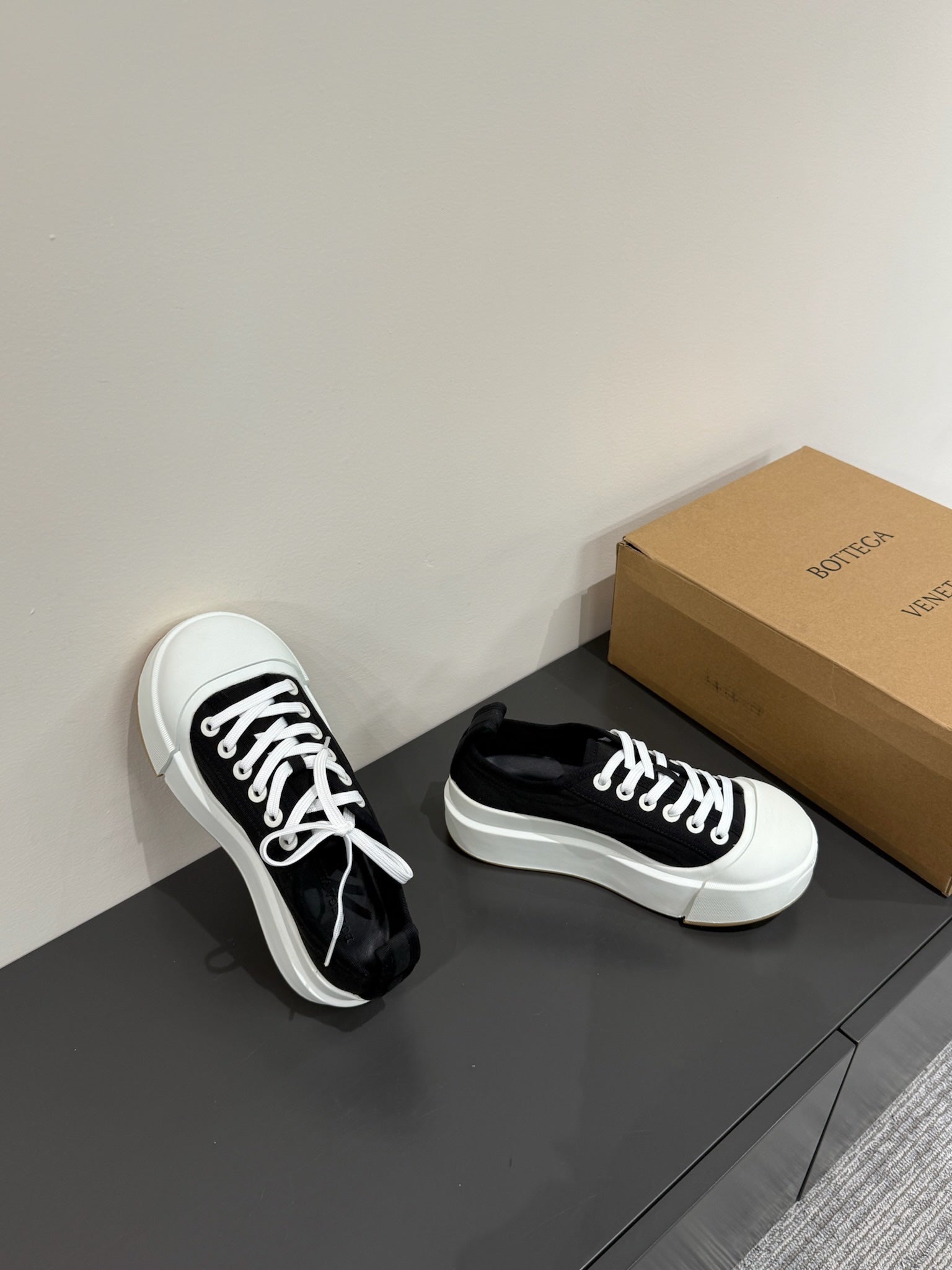 VULCAN PLATFORM SNEAKER IN BLACK CANVAS