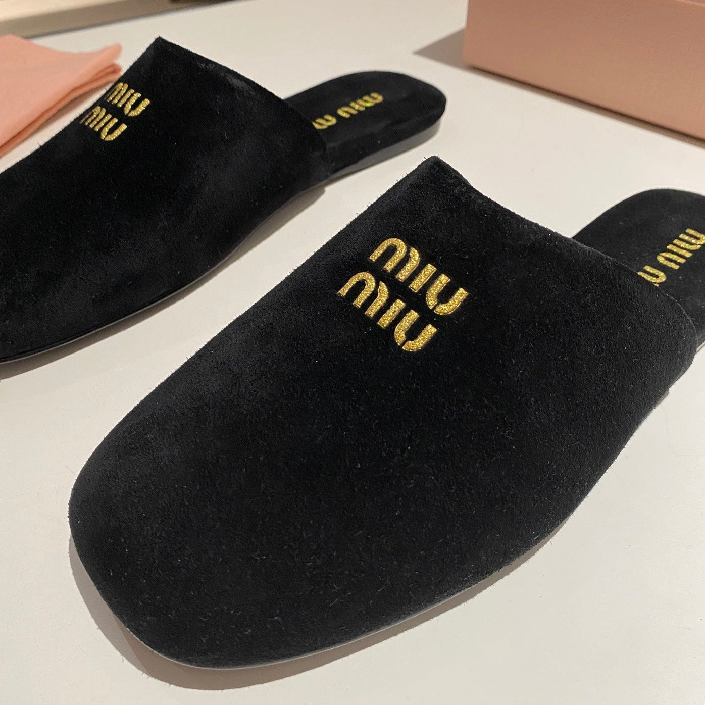 MULES SLIPPERS RETRO BLACK SUEDE
