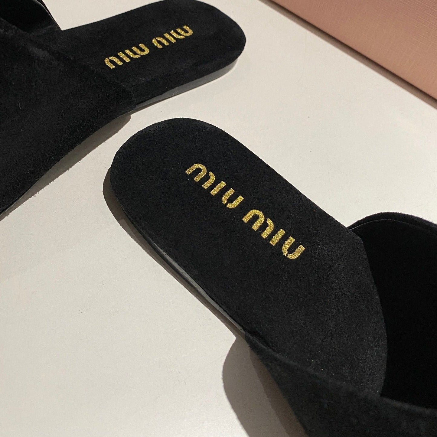 MULES SLIPPERS RETRO BLACK SUEDE