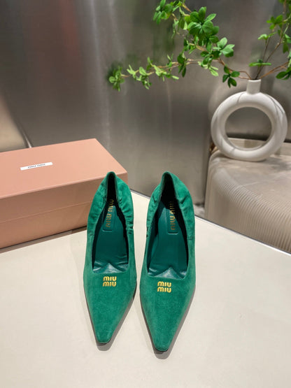 POINTED-TOE HIGH HEEL PUMPS IN GREEN SUEDE