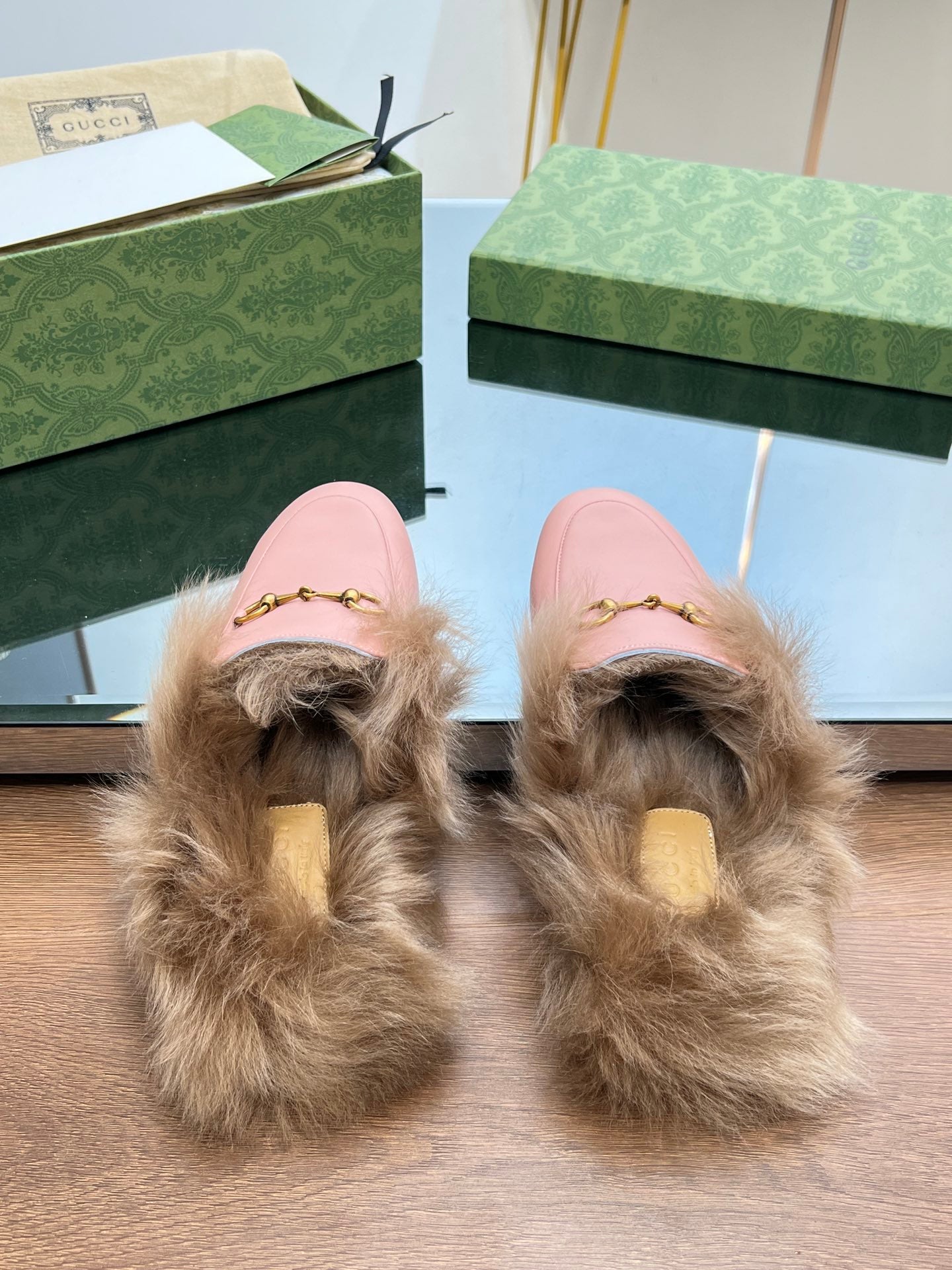 HORSEBIT MULE IN LIGHT PINK CALFSKIN AND LAMB WOOL LINING