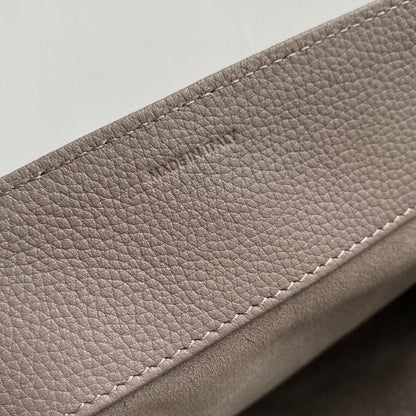 SOFT BAG 32 CALFSKIN PEBBLE