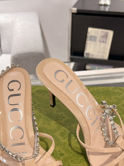 STRAPPY SANDAL WITH RHINESTONE CHAIN IN BEIGE PATENT LEATHER