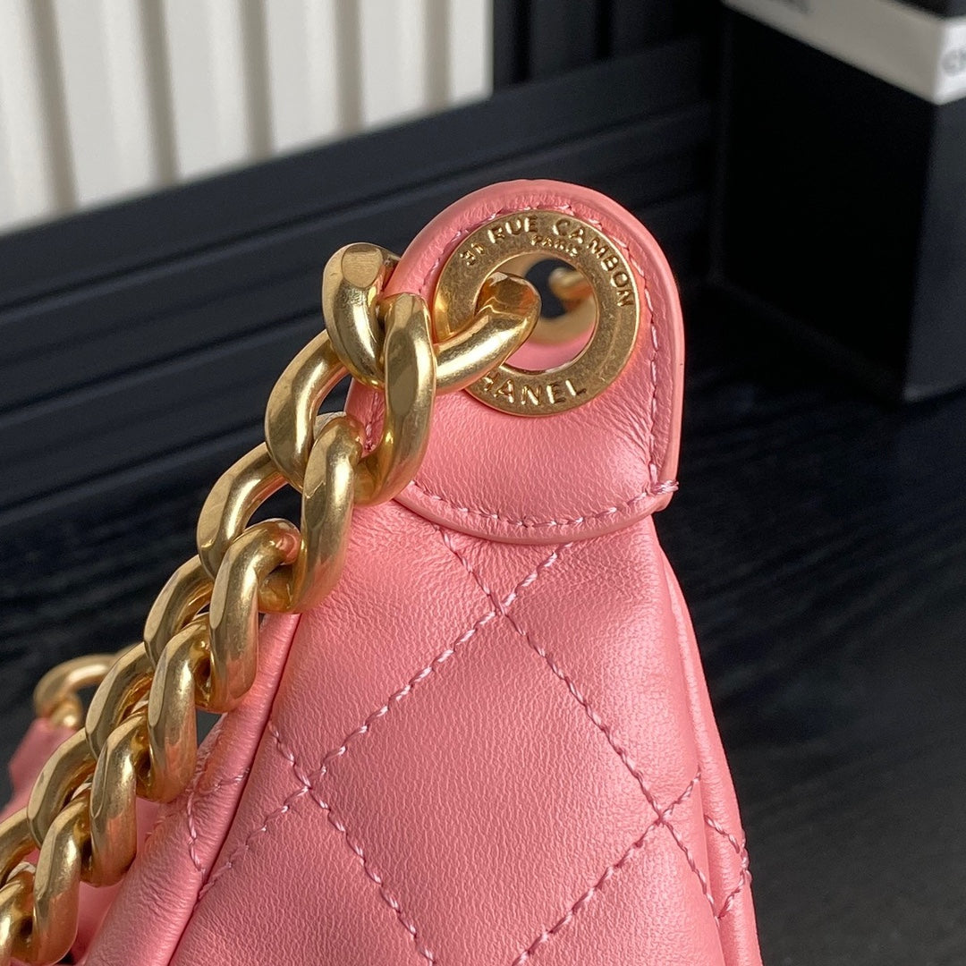 QUILTED HOBO CARGO BAG 31 IN BABY PINK CALFSKIN GOLD CHAIN