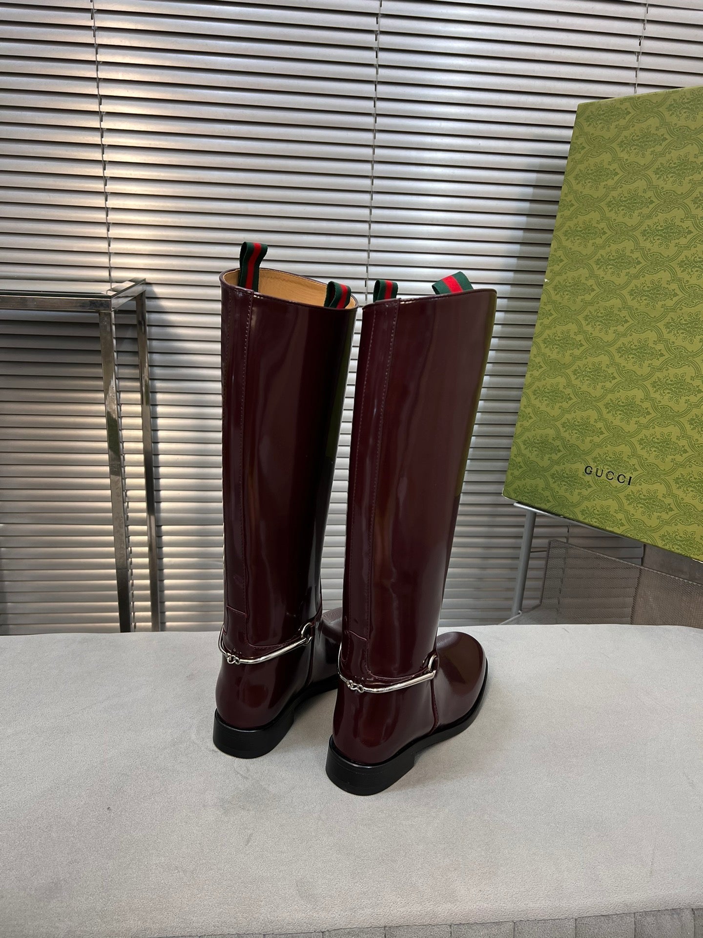 SLIM HORSEBIT KNEE BOOTS WITH WEB IN WINE RED GLOSSY CALFSKIN