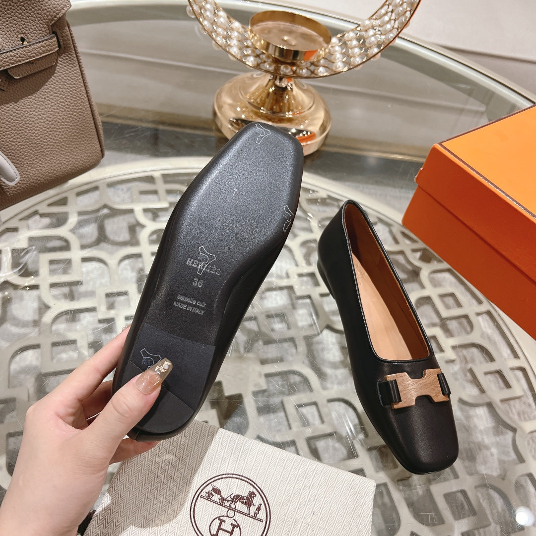 H - BUCKLE BALLET BLACK CALFSKIN