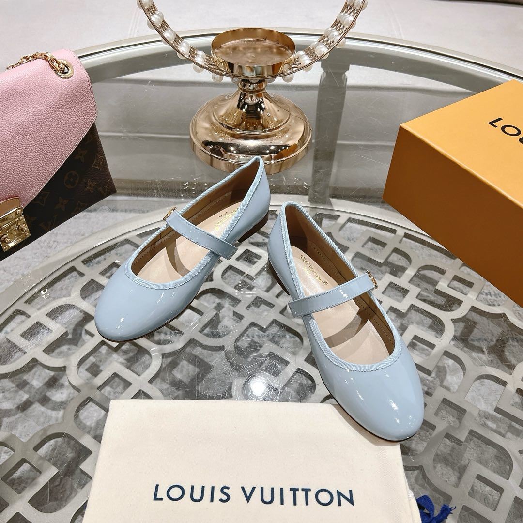 MARY JANE SHOES IN BLUE PASTEL PATENT CALFSKIN