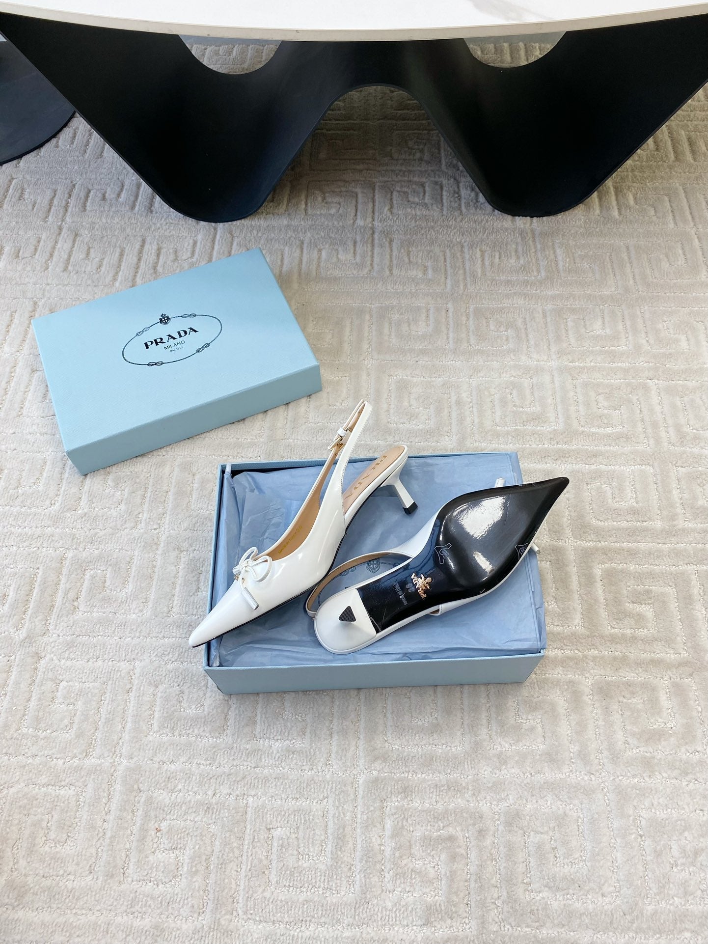 SLINGBACK PUMPS ATTACHED BOW IN WHITE GLOSSY CALFSKIN