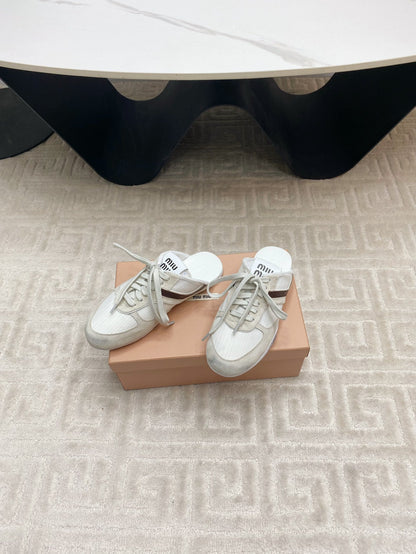 SNEAKER MULES IN WHITE MESH AND BEIGE SUEDE